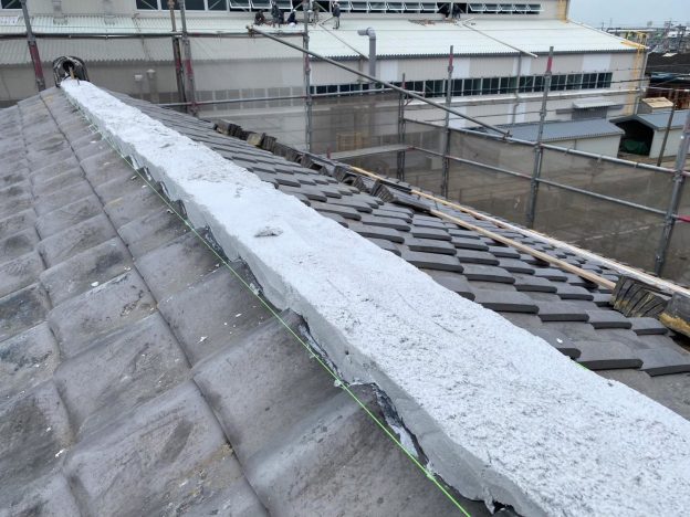 稲美町でモルロックを使用した棟土台形成